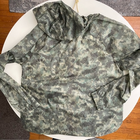 The North Face Men’s Translucent Wind Hoodie Jacket Camo Green Size Small New - Picture 10 of 14